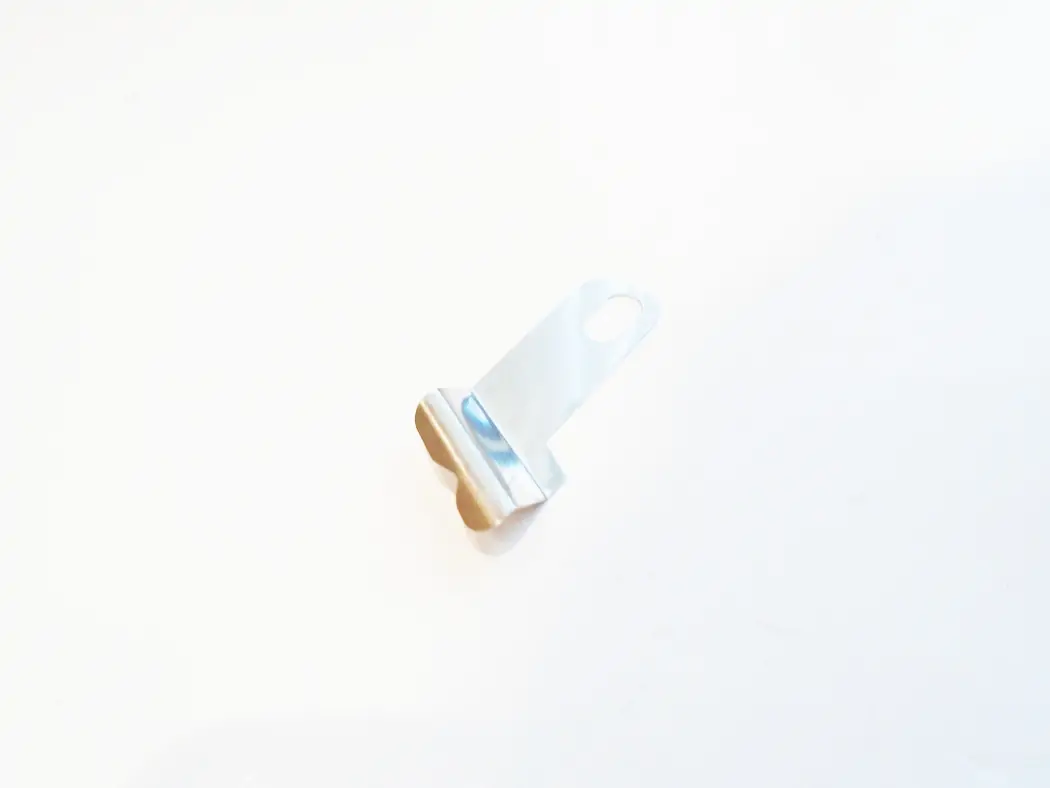 Bobbin thread holder