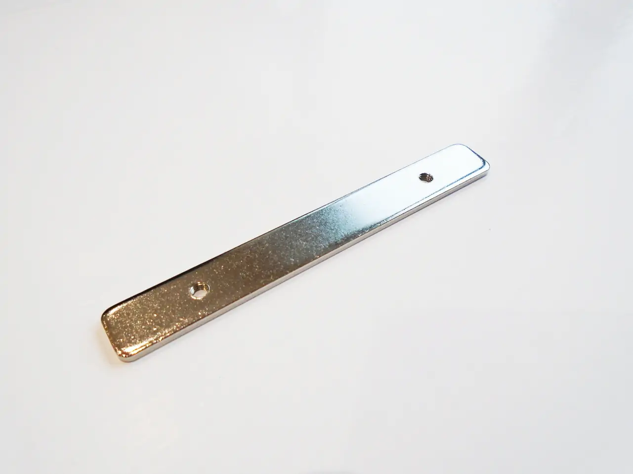 Fixing plate