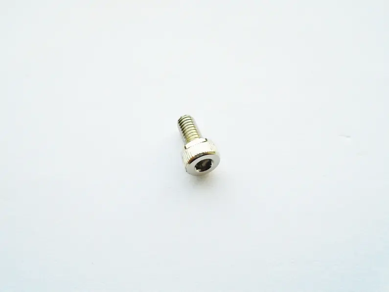 Hex socket cap screw with flange (M4x10)