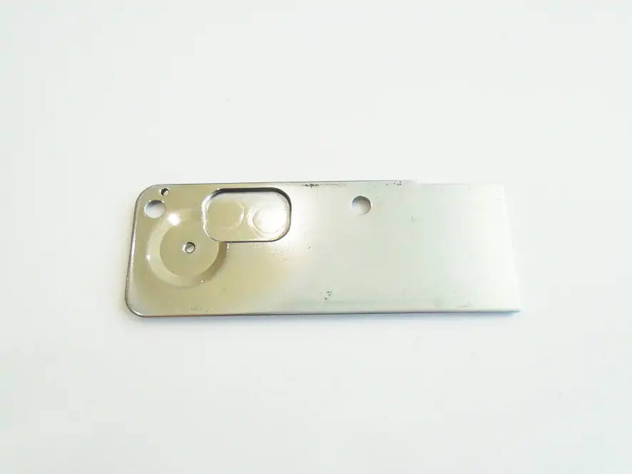 Needle plate (for flat sewing)